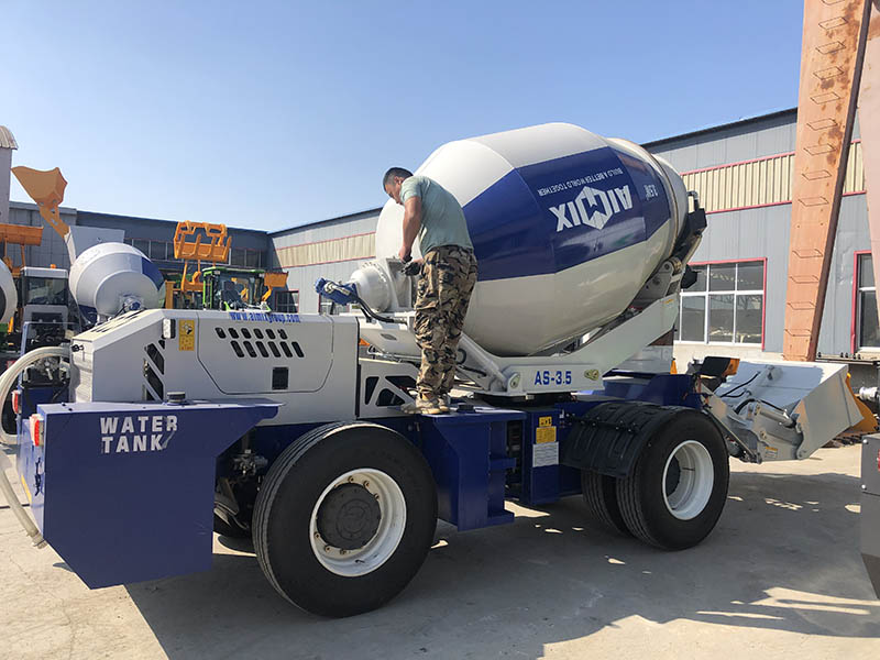 Self Loading Concrete Mixer