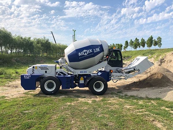Tips on Choosing the Best Self Loading Concrete Mixer 