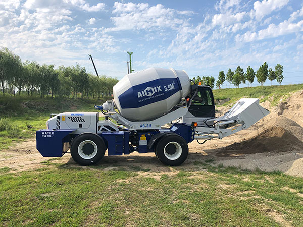 Tips on Choosing the Best Self Loading Concrete Mixer